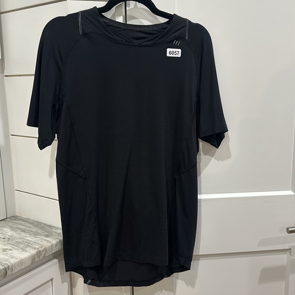 (6057) LULULEMON MENS Metal Vent Tech Short Sleeve - Picture 4 of 7